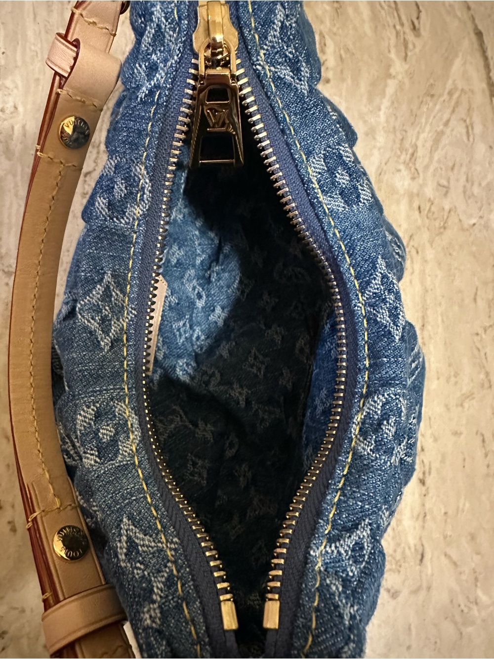 Louis Vuitton Pochette Valley in Denim Monogram - Picture 14 of 14